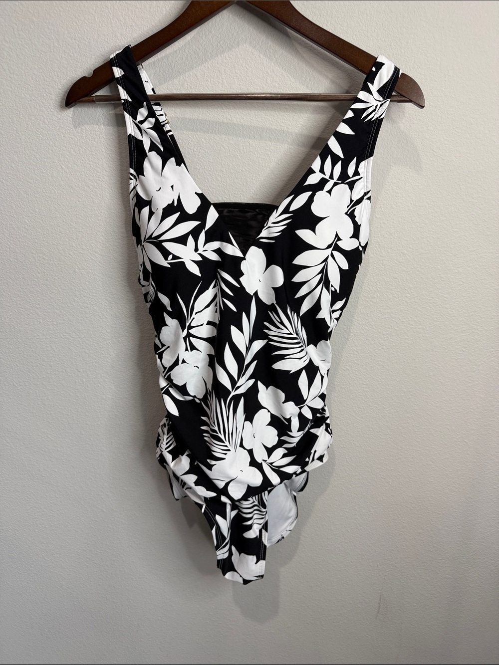 Lands End Black White Floral Cross Back One Piece  Swimsuit Size XL New